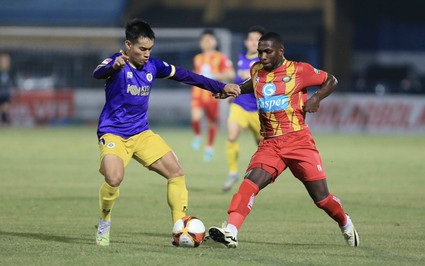 Hà Nội FC "chấp" VAR, lội ngược dòng hạ Đông Á Thanh Hóa