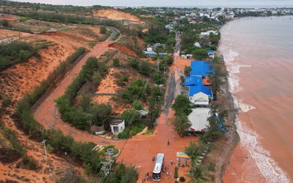 Yêu cầu chủ đầu tư dự án du lịch ở Bình Thuận khẩn trương khắc phục hậu quả bùn cát tràn xuống đường