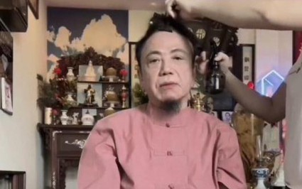 Hồng Tơ bất ngờ xuống tóc vào ngày Phật đản, gây chú ý khi nhắc tên Thích Minh Tuệ