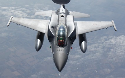 Máy bay F-16 của NATO có thể khiêu khích Nga giáng đòn hạt nhân vào Ukraine
