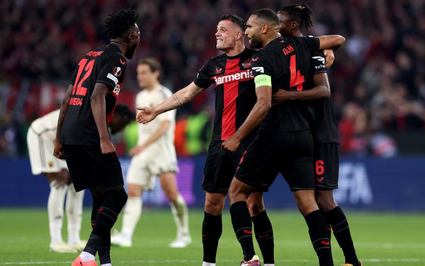 Bayer Leverkusen lập siêu kỷ lục bất bại: Đã hay lại còn may