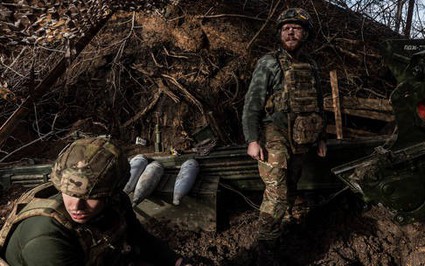Vũ công thoát y người Mỹ đến chiến đấu cho Ukraine