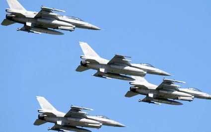 Máy bay NATO xuất kích giữa cuộc tấn công tên lửa 'dữ dội' của Nga