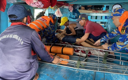 Trực thăng đưa ngư dân bị đứt lìa cánh tay trên biển Trường Sa vào đất liền chữa trị