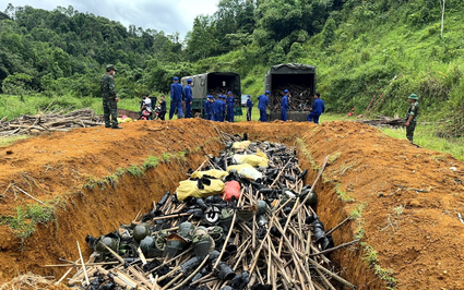 Clip: Hơn 11.000 vũ khí, vũ khí tự chế được kiểm tra phân loại và tiêu hủy tại Lào Cai