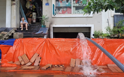 Ngập lụt tại Khu đô thị cao cấp ở Hà Nội, nhiều căn liền kề không khác gì bể bơi