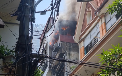 Hà Nội: Cháy lớn tại ngôi nhà cao 4 tầng trên phố Trần Quý Kiên, Cầu Giấy