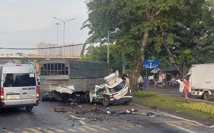 Tai nạn liên hoàn ở huyện Bình Chánh, 2 người chết, giao thông ùn ứ nặng