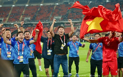 ĐT Việt Nam rước cúp ASEAN Cup 2024 về nước