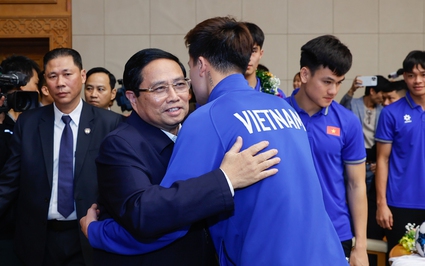 Thủ tướng: Bóng đá Việt Nam phải vô địch châu Á và dự World Cup