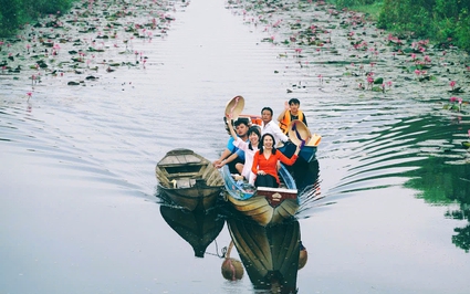 Nơi quay bộ phim "Cánh đồng bất tận" đâu phải đồng lúa mà là đồng cỏ dại vùng Đồng Tháp Mười ở Long An