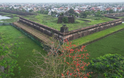 Đầu tư hàng chục tỷ đồng tu bổ tường thành và kè đá mặt tây kinh thành Huế 