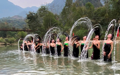 Địa điểm du lịch đang hot ở Tây Bắc - Khám phá vẻ đẹp hoang sơ và hùng vĩ Địa điểm du lịch đang hot ở Tây Bắc - Khám phá vẻ đẹp hoang sơ và hùng vĩ
