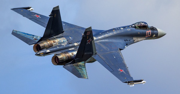 Tiêm kích Su-35 - "Vật thể ngoài hành tinh" của Nga khiến châu Âu e sợ