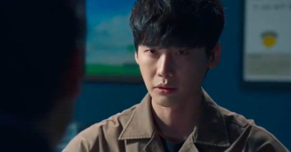 Phim Big Mouth tập 4: Lee Jong Suk bị lộ thân phận không phải là ...