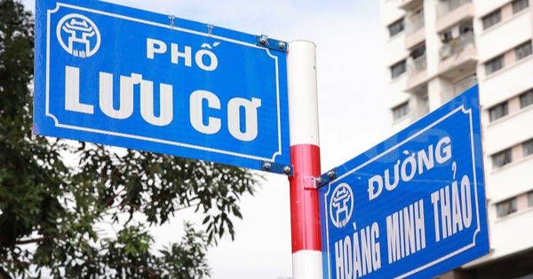 Where are the newly named Luu Co and Pham Tien Duat Streets located in Hanoi?