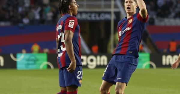 Lewandowski scored twice, Barca came from behind to win against Alaves