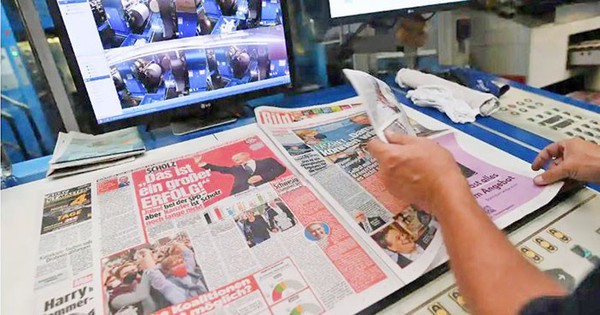 ヨーロッパの有名新聞社が一連の編集長職をAI技術に置き換える