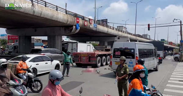 TP.HCM: Ùn tắc giao thông nghiêm trọng trên quốc lộ 1 do va chạm giữa container và xe máy, một người tử vong tại chỗ