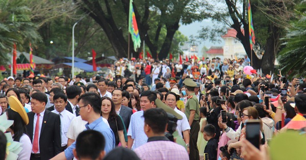 Many tourists come to Binh Dinh during Tet, a good sign for the “martial land” tourism industry.