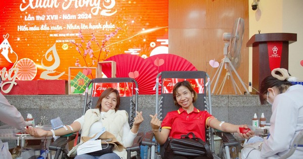 Thousands of people “attend the festival” to donate blood in early Spring