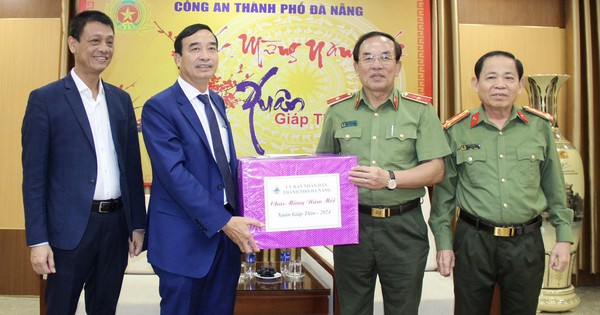 President of Da Nang visited and encouraged agencies and units on duty during the Lunar New Year of Giap Thin 2024