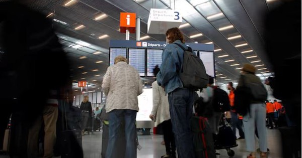 Clip: Hàng nghìn chuyến bay ở Pháp bị hủy do đình công