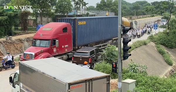 Kinh hoàng: Xe container trốn trạm thu phí Quốc lộ 38 bất chấp chạy vào khu dân cư ở Tiên Du (Bắc Ninh)