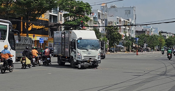 TP.HCM: Xe tải đấu đầu với xe máy, một người đàn ông nhập viện trong tình trạng nặng