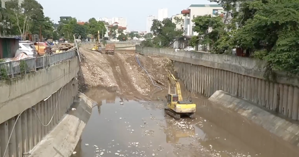 Video: Người dân khổ sở vì dự án cứng hóa kênh La Khê chậm tiến độ