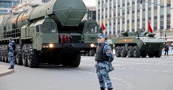 Escalating the struggle in Ukraine is teetering on the point of a nuclear catastrophe