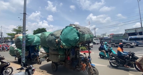 Video: Chở hàng hóa cồng kềnh, chất đống trên xe, nhiều tài xế bị cảnh sát TP.HCM xử phạt trên quốc lộ 1