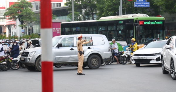 Nâng cao ý thức của người tham gia giao thông để giảm thiểu ùn tắc