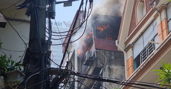 Hà Nội: Cháy lớn tại ngôi nhà cao 4 tầng trên phố Trần Quý Kiên, Cầu Giấy