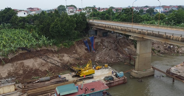 Bờ sông Đà sạt lở nghiêm trọng: Cầu Trung Hà bị ảnh hưởng thế nào?