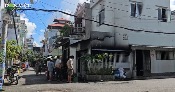 Cháy nhà ở TP.HCM: 4 người trèo qua mái tôn nhà hàng xóm thoát nạn, xe máy nằm ngổn ngang