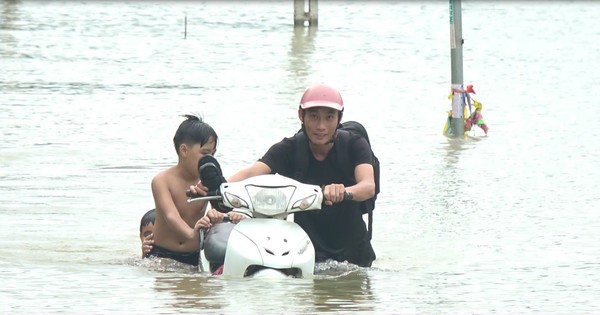 Gần 400 hộ dân bị cô lập trong “rốn lũ” ở huyện Thạch Thành (Thanh Hóa)