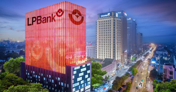 LPBank (LPB) muốn mua 5% vốn cổ phần của FPT