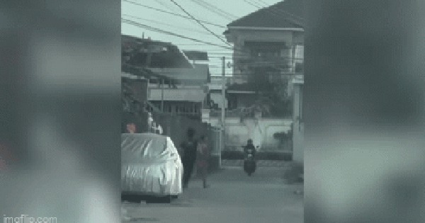 Clip NÓNG 24h: Phẫn nộ clip nghịch tử tưới xăng đốt mẹ ruột như ngọn đuốc ở Trà Vinh