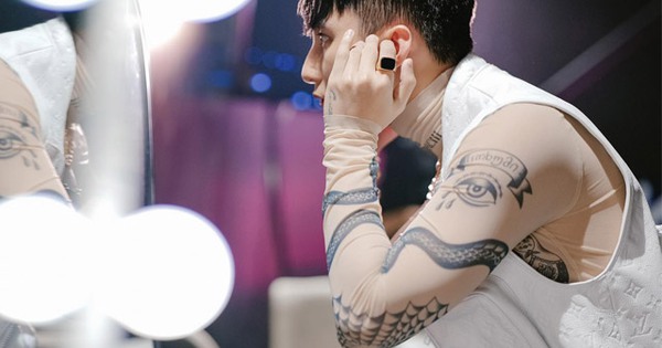 Sehun EXO sử dụng điện thoại khán giả trong concert fan ngã ngửa khi  biết mục đích thực sự  Nhạc quốc tế  Việt Giải Trí
