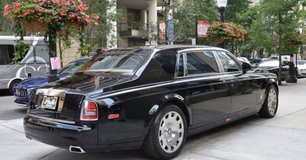 Khám phá limousine chống đạn mới Tổng thống Putin sắp hoàn thành  VTVVN