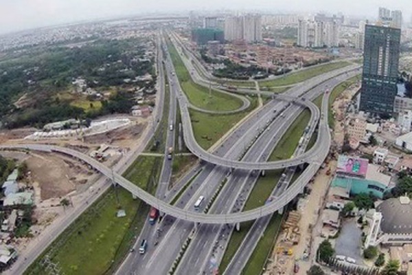 CII lún sâu trong “vòng xoáy” trái phiếu
