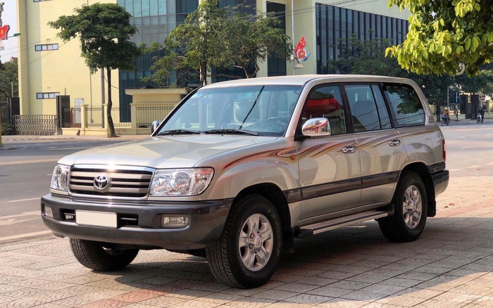 2003 Toyota Land Cruiser auction  Cars  Bids