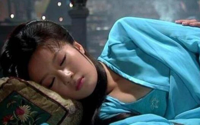 Vì sao khi ngủ chân không để hướng Tây, đầu không quay hướng Đông?