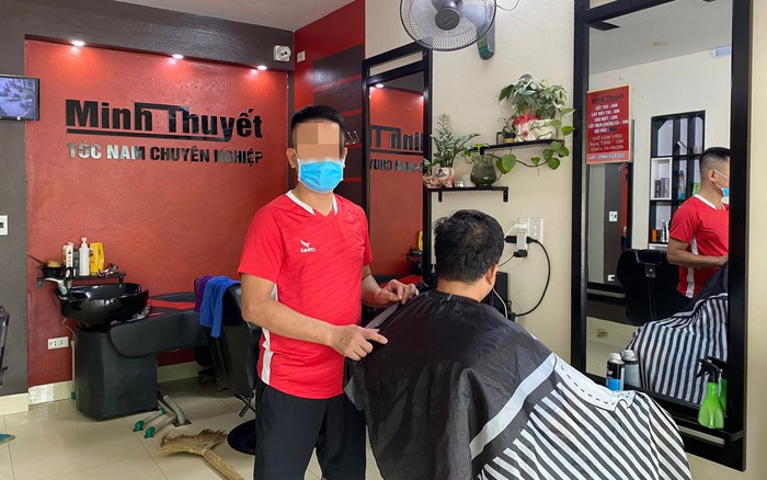 Nam thanh niên bị chém đứt lìa bàn tay ở tiệm cắt tóc  Tin tức Online