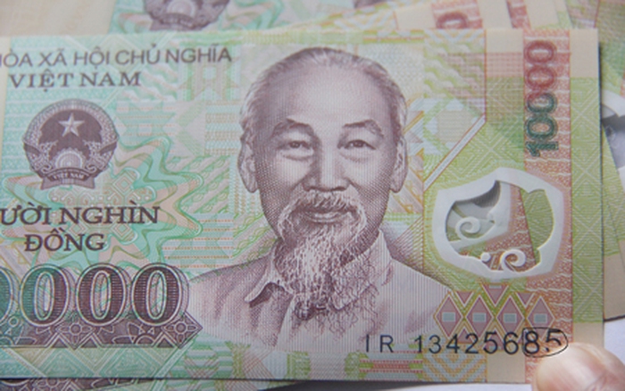 10.000 đồng: Hãy chiêm ngưỡng hình ảnh một tờ tiền 10.000 đồng đầy hiu quạnh trên nền kinh đô Hà Nội! Một kho báu nhỏ giá trị nhưng đầy tính lịch sử.