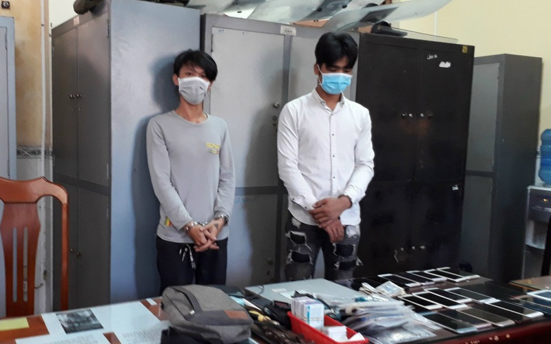 Bạc Liêu: Bắt giữ 2 thanh niên lợi dụng lúc giãn cách đột nhập cửa hàng điện thoại