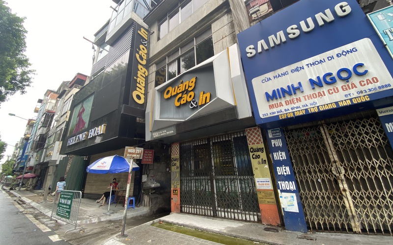 Hà Nội nới lỏng giãn cách: Giới kinh doanh “thấp thỏm” chờ đợi