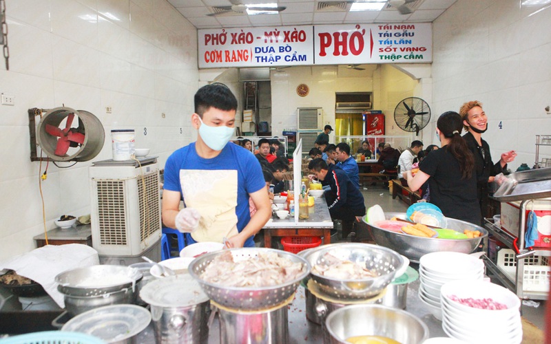 Hà Nội: Nhiều quận, huyện được phép bán hàng mang về từ 12 giờ ngày 16/9