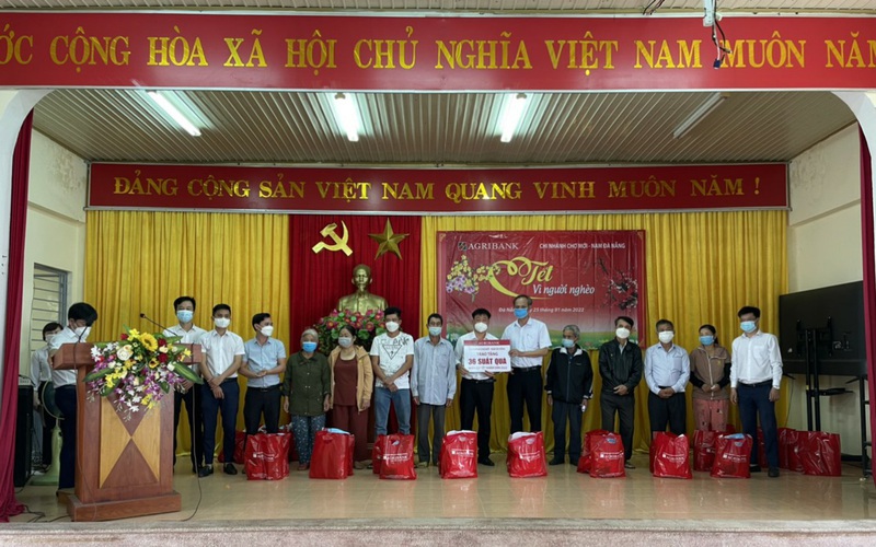 Agribank Nam Đà Nẵng chung tay vì người nghèo